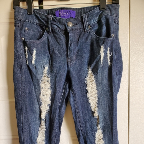 Miley Cyrus - Picture 2 of 5